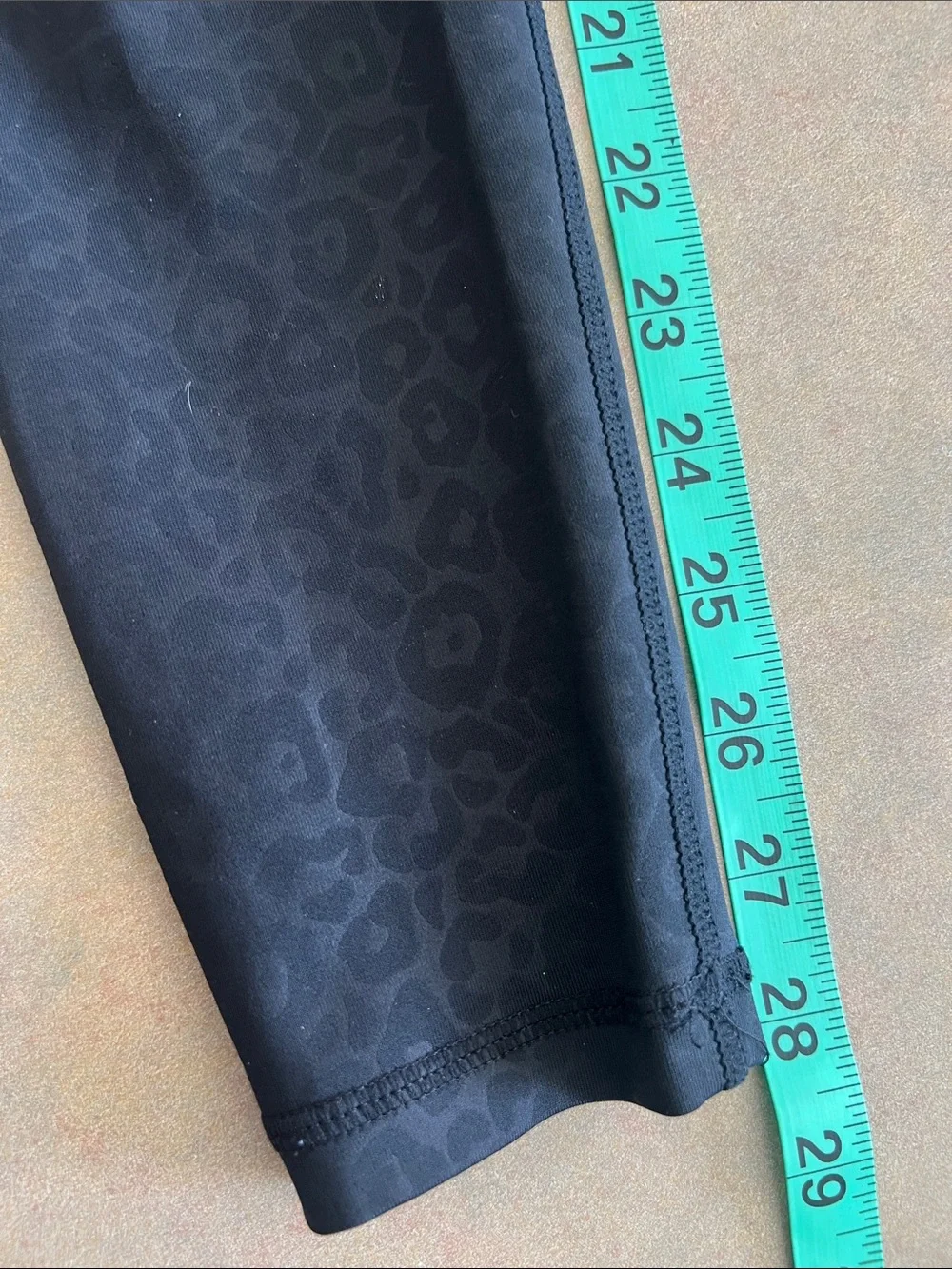 Zyia Active Light & Tight Leopard Hi-Rise Leggings 28” EUC Size 6–8 - Picture 8 of 9